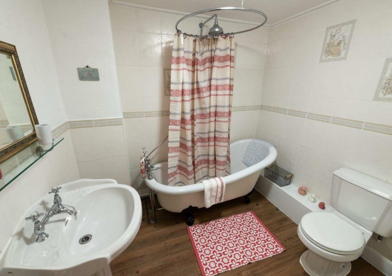 Platform 13 Railway Cottage Конви Экстерьер фото